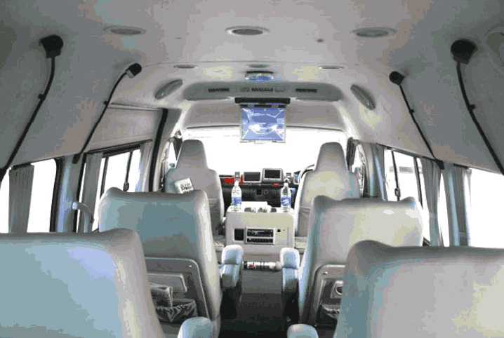 9 Seater Toyota Hiace Rent Delhi, Toyota Van Hire India, Luxury ...